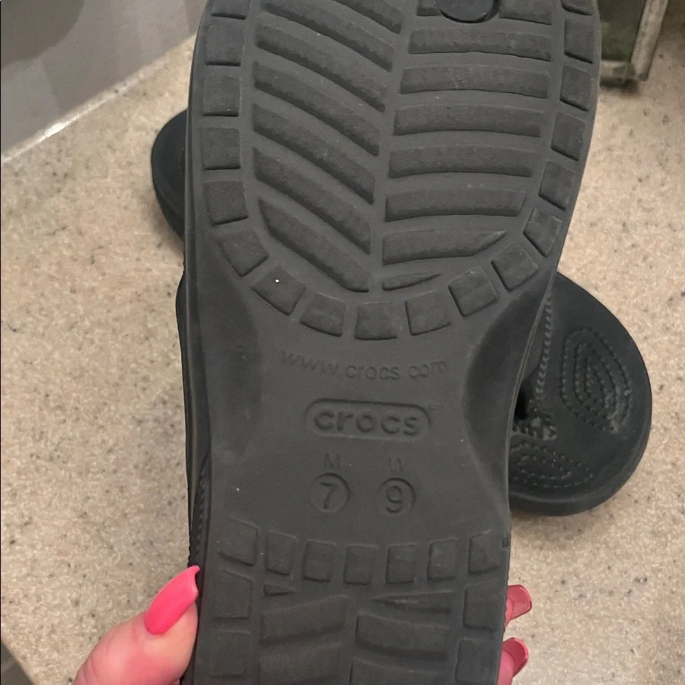 CROCS Classic Black Sandals Unisex- M-7; W-9